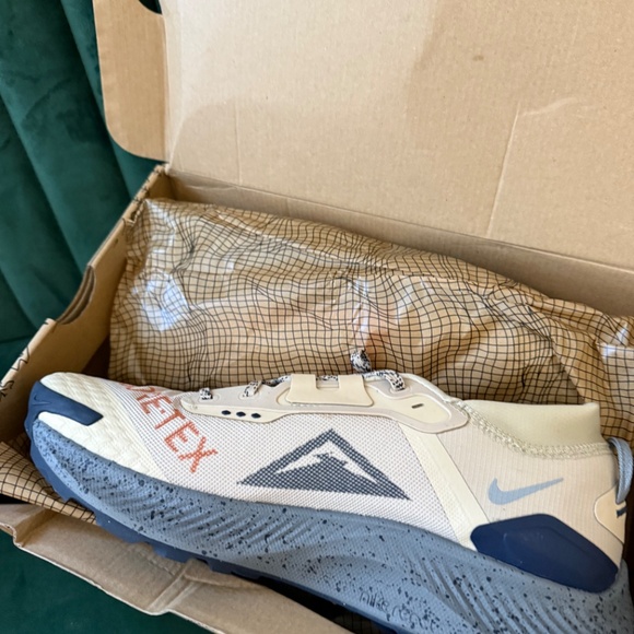 NEW NIKE RUNNING SHOE PEGASUS TRAIL 3 GORE-TEX RATTAN/ORANGE/THUNDER BLUE - Picture 7 of 7